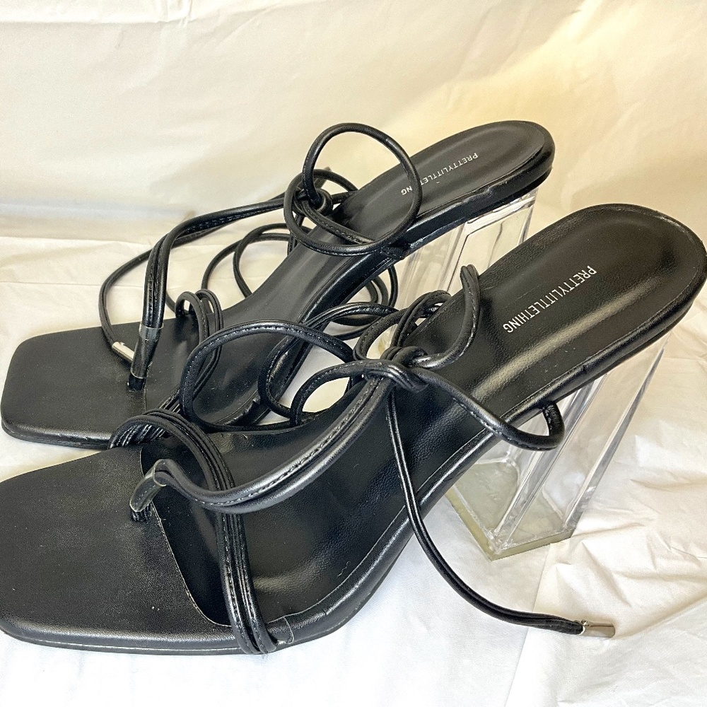 BLACK WIDE FIT SQUARE TOE STRAPPY HEELED SANDALS